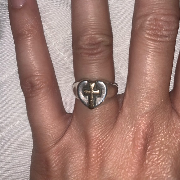 Retired heart cross ring - Picture 2 of 4